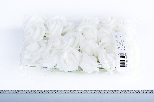 Ruža 4cm biela 24ks (vypredané)