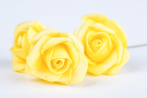 Ruža 4cm žltá 24ks